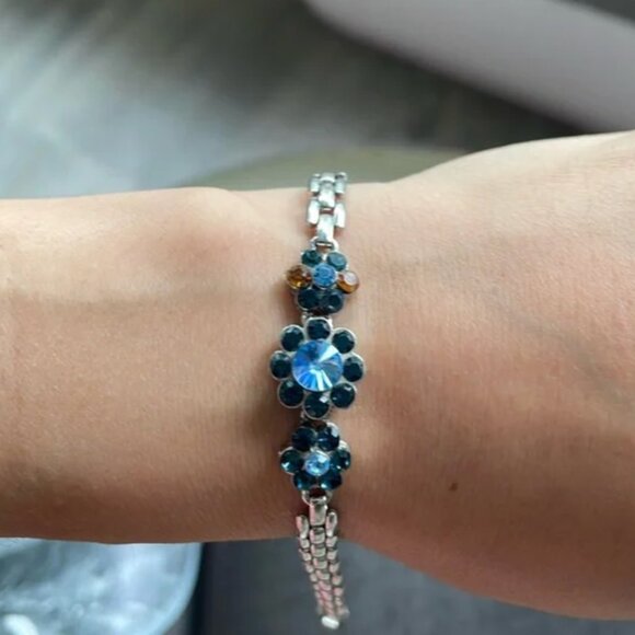 Free with Purchase - Picture 1 of 14